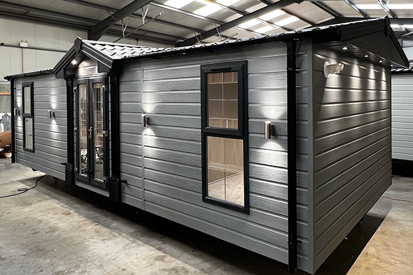 1 bedroom 28ftx12ft img2