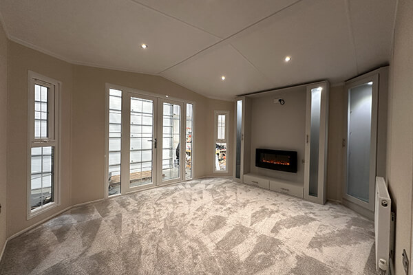 2 Bedrooms 42ft x 14ft seperate rooms img2