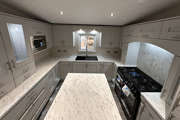 2 Bedrooms 42ft x 14ft seperate rooms img4