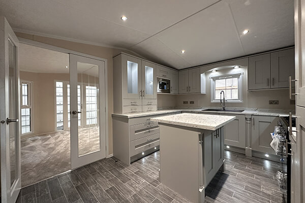 2 Bedrooms 42ft x 14ft seperate rooms img5