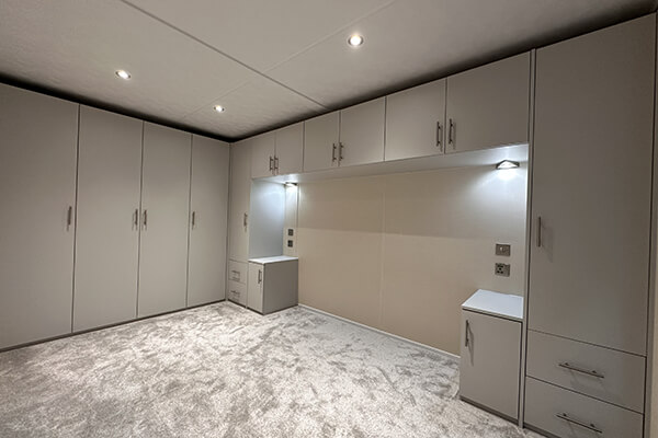 2 Bedrooms 42ft x 14ft seperate rooms img6