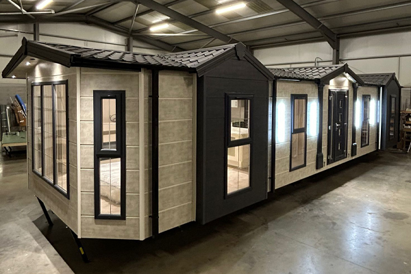 2 bedroom 42ftx13ft img 1